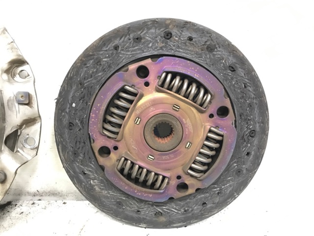Корзина зчеплення MN132330 MITSUBISHI