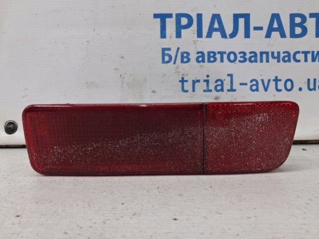 Відбивач бампера заднього правий MN133870 MITSUBISHI