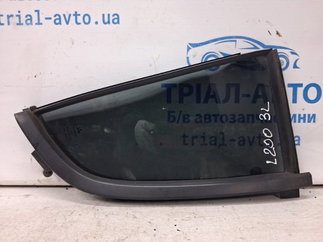 Скло-кватирка двері, задній, лівою MN136793 MITSUBISHI
