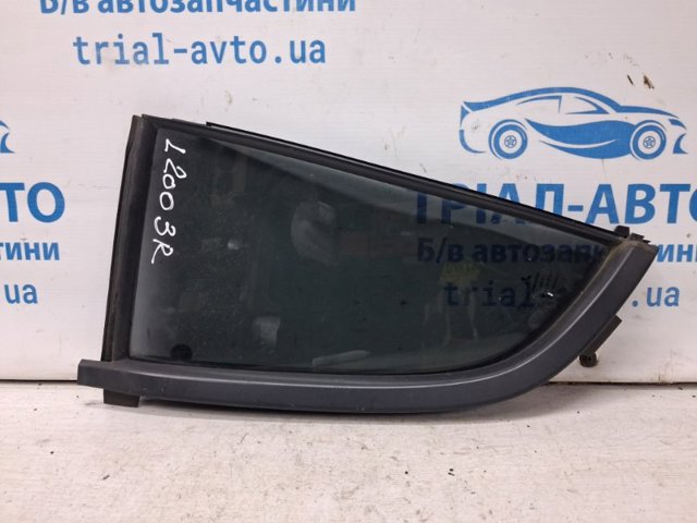 Кватирка двері трикутник, задня, права MN136794 MITSUBISHI