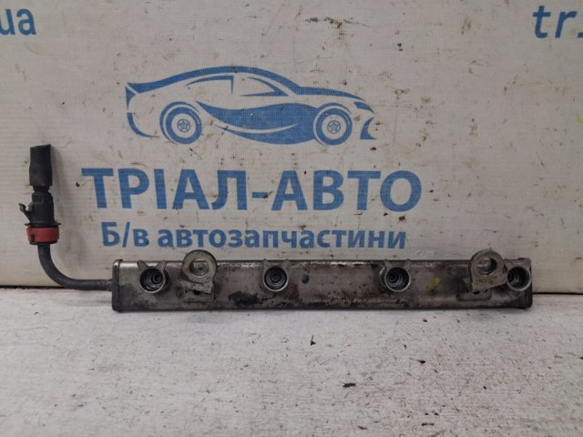 Рампа форсунок системи упорскування палива MN143973 MITSUBISHI