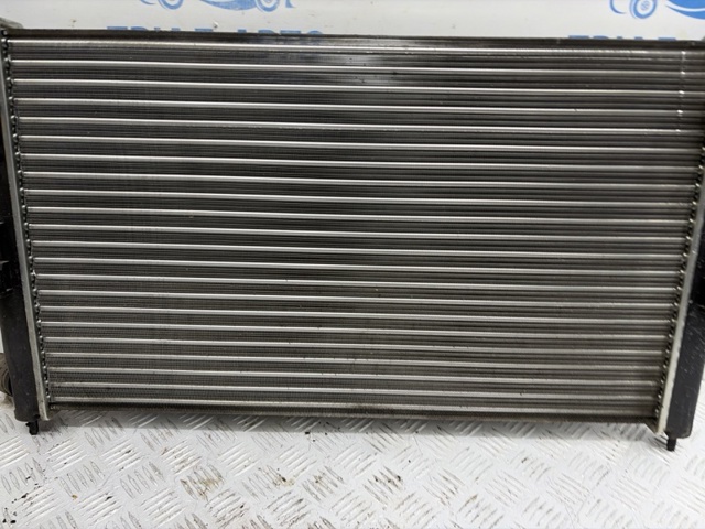 Радіатор двигуна MN156092 MITSUBISHI