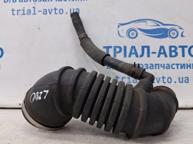 Патрубок повітряний, вихід повітряного фільтра MN171012 MITSUBISHI