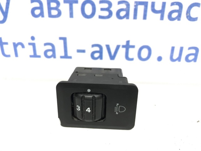 Кнопка коректора фар MR117576 MITSUBISHI