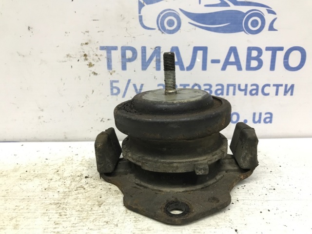 Подушка (опора) двигуна, ліва/права MR210871 MITSUBISHI