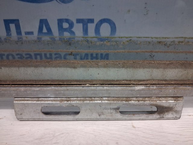 Скло задніх дверей, правих MR237926 MITSUBISHI