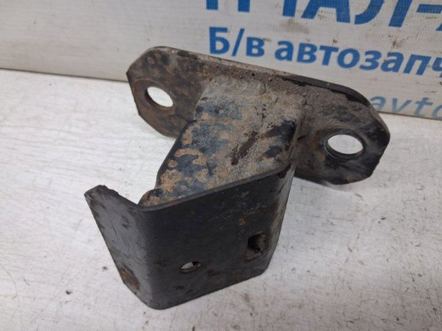 Кронштейн кріплення бампера переднього лівий MR259971 MITSUBISHI
