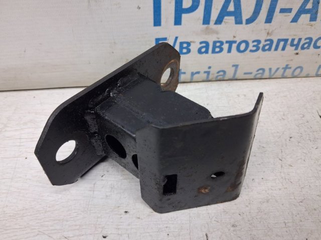 Праве кріплення переднього бампера MR259972 MITSUBISHI
