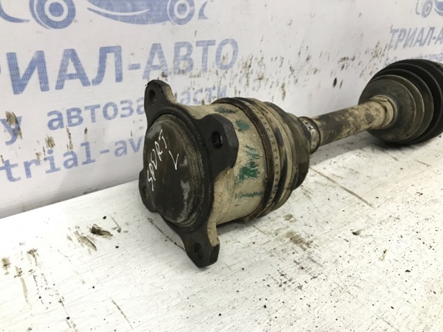 Привід передній правий MR276870 MITSUBISHI