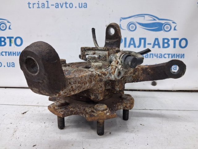 Цапфа - поворотний кулак передній, лівий MR374501 MITSUBISHI