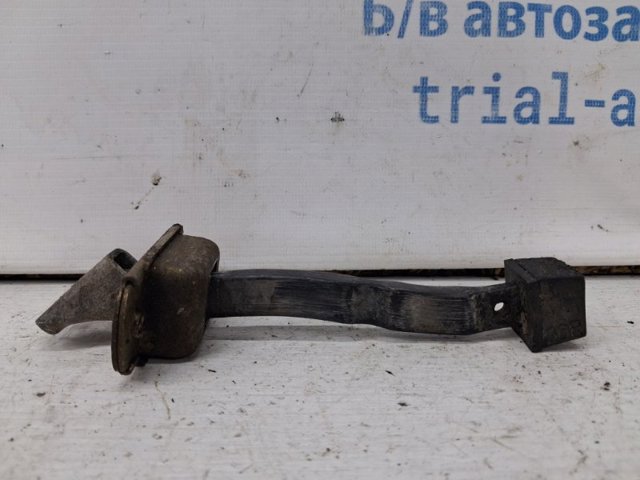 Обмежувач відкриття дверей, задній MR380851 MITSUBISHI