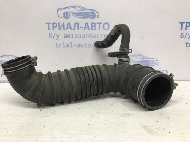 Повітроприймач MR404734 MITSUBISHI