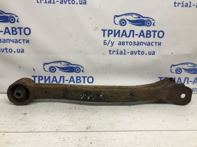 Важіль/тяга задньої підвіски подовжній нижній, правий MR418041 MITSUBISHI