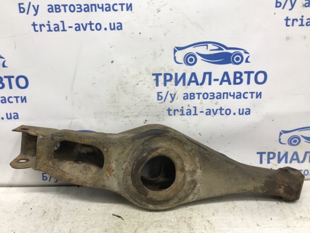 Балансир задній нижній MR418558 MITSUBISHI