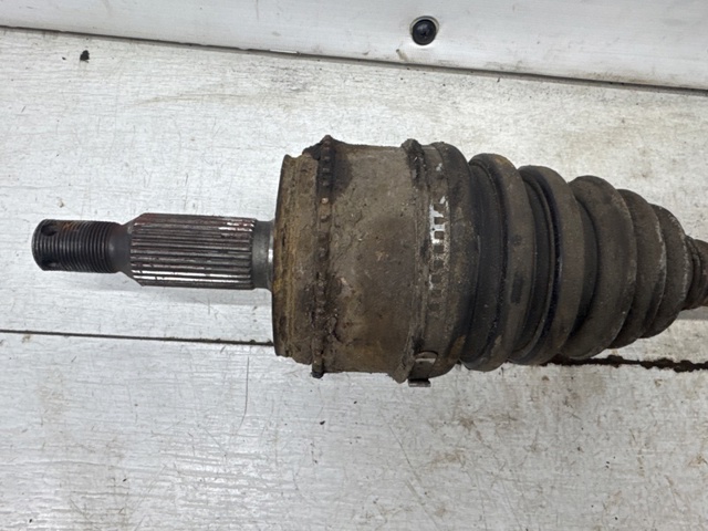 Піввісь передня ліва MR453383 MITSUBISHI
