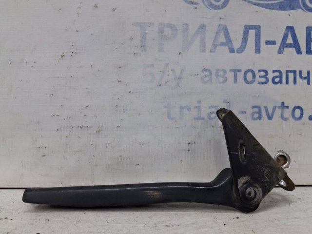 Шарнір капота правий MR473530 MITSUBISHI