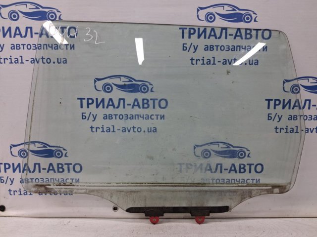 Скло задньої двері лівої MR487177 MITSUBISHI