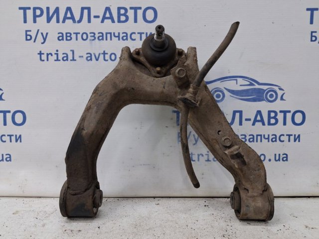 Важіль передньої підвіски верхній, правий MR496794 MITSUBISHI