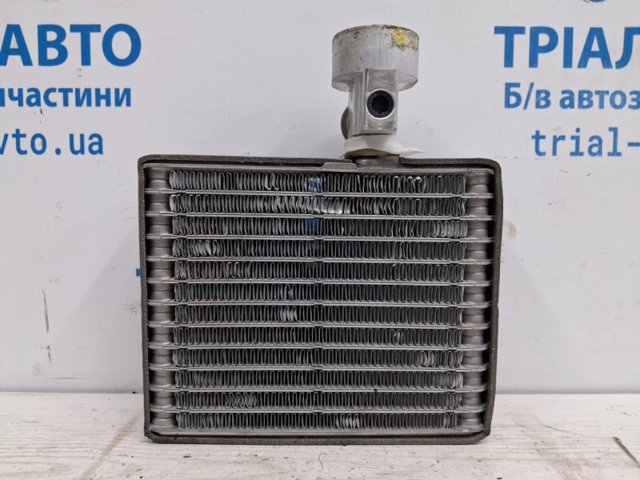 Випарник кондиціонера, задній MR500667 MITSUBISHI