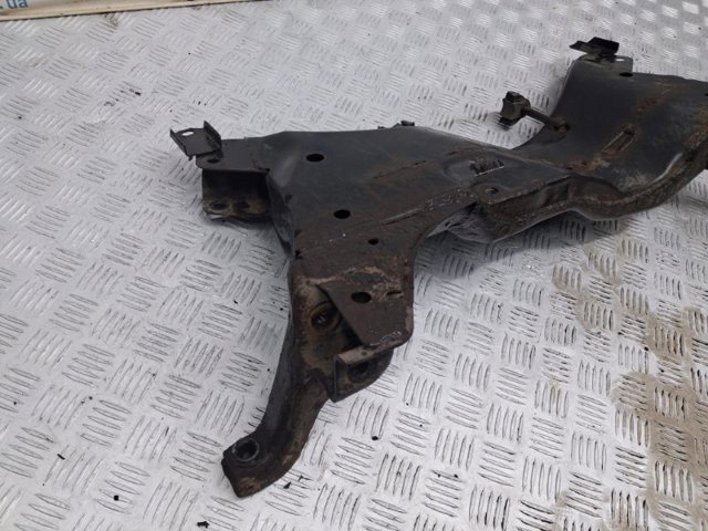 Підрамник передньої підвіски MR510285 MITSUBISHI