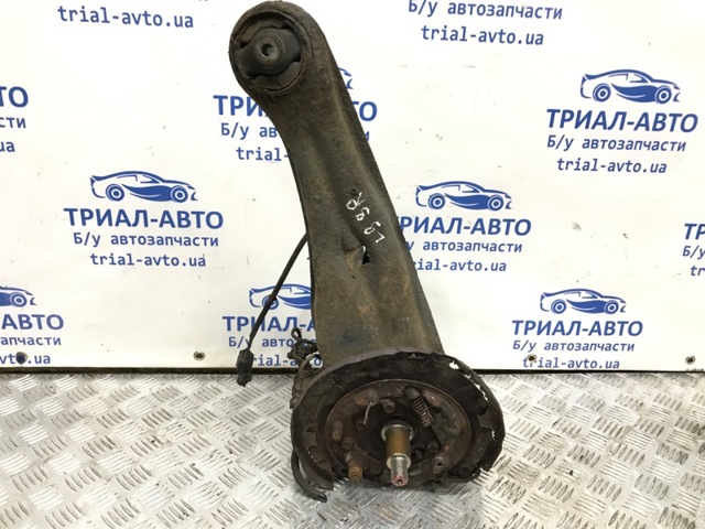 Важіль/тяга задньої підвіски подовжній нижній, правий MR519134 MITSUBISHI