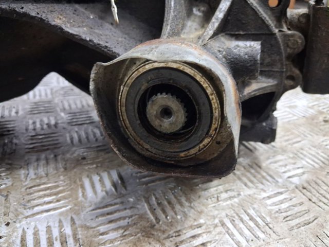 Роздавальна коробка MR528343 MITSUBISHI