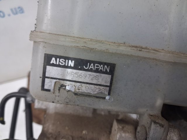 Насос АБС (ABS) головного гальмівного циліндру MR569728 MITSUBISHI