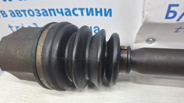 Привід правий MR580378 MITSUBISHI