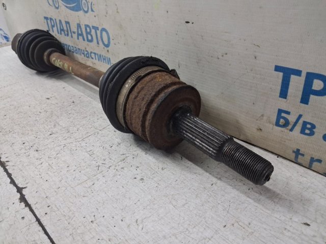 Привід передній правий MR582022 MITSUBISHI