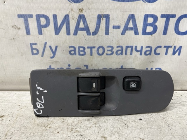 Кнопковий блок керування склопідіймачами передній лівий MR587477 MITSUBISHI