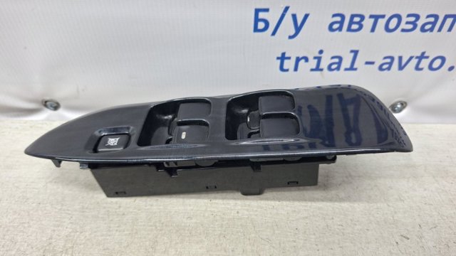 Кнопковий блок керування склопідіймачами передній лівий MR587878 MITSUBISHI