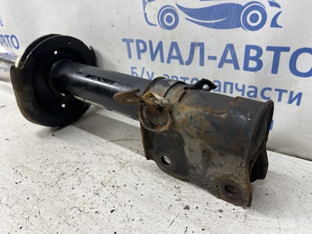 Стійка передня права MR594024 MITSUBISHI