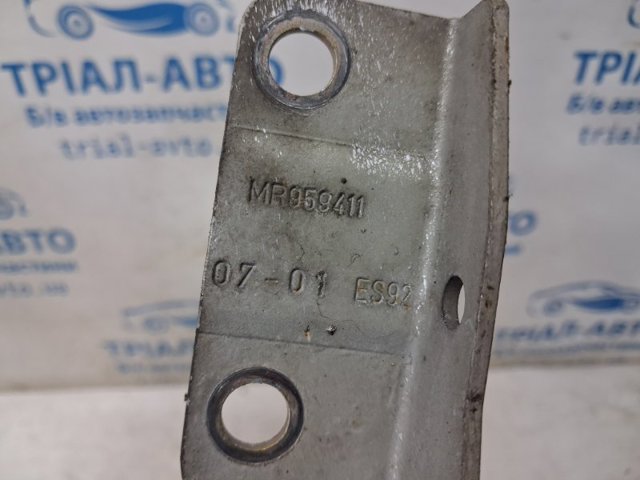 Завіс капота, лівий MR959411 MITSUBISHI