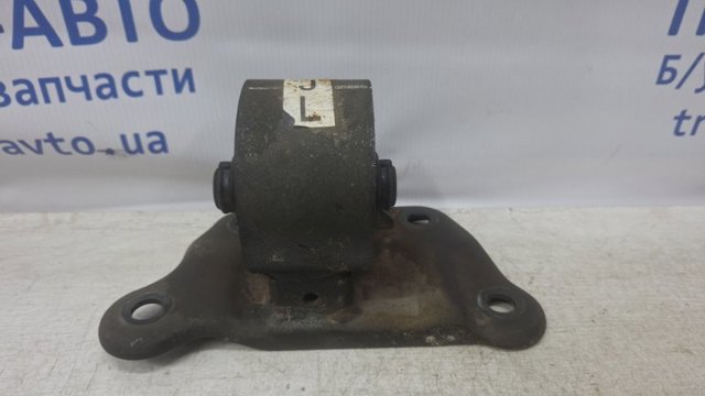 Подушка (опора) двигуна, ліва передня MR961540 MITSUBISHI