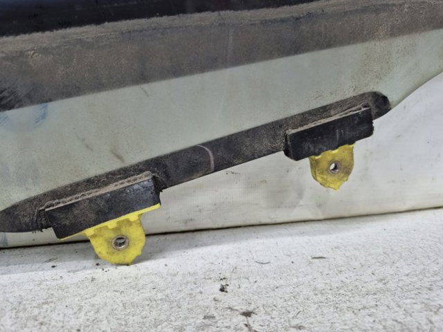 Скло передньої правої двері MR978106 MITSUBISHI