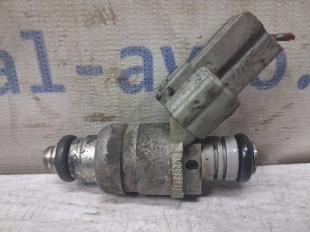 Форсунка вприску палива MR988977 MITSUBISHI