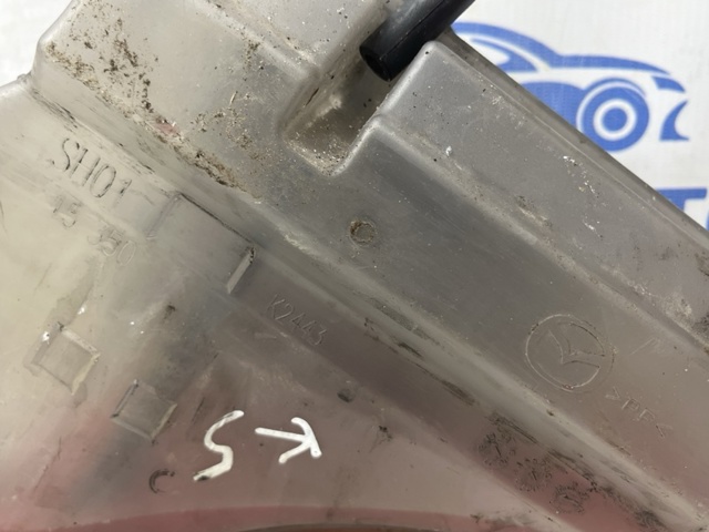 Водяний бачок системи охолодження SH0115351 MAZDA