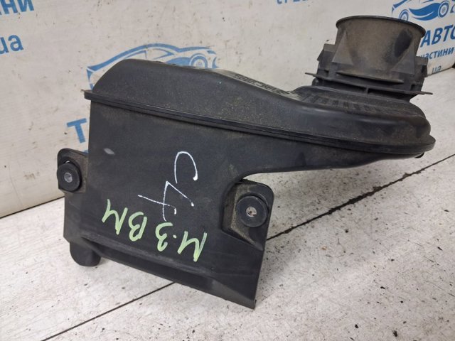 Повітроприймач SH0513200A MAZDA