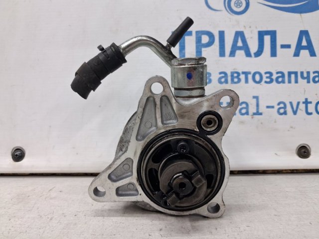 Насос вакуумний SH1518G00A MAZDA