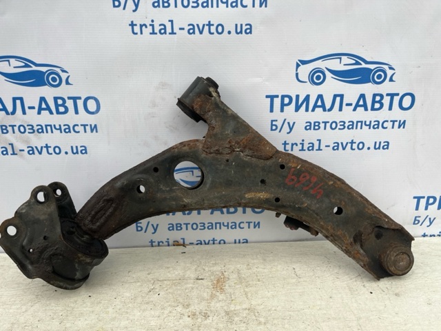 Важіль передній лівий TD1134350B MAZDA