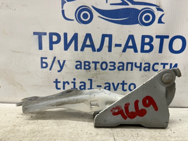 Шарнір капота лівий TD1152420A MAZDA