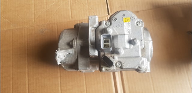 Компресор холодоагенту 0422000533 TOYOTA