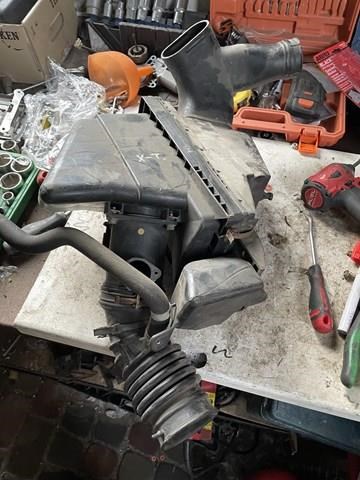 Коробка фільтра 165008H301 NISSAN