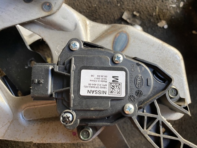 Педаль газу (акселератора) 18002DF30B NISSAN