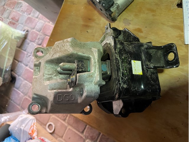 Ліва подушка двигуна 21830C1170 HYUNDAI