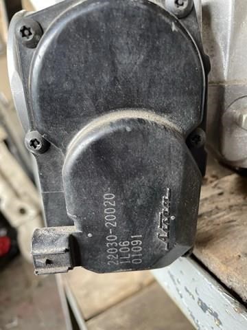 Блок дросельної заслінки 2203020020 TOYOTA