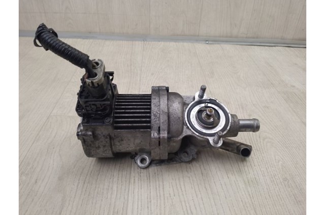 Насос охолодження 251002E270 HYUNDAI