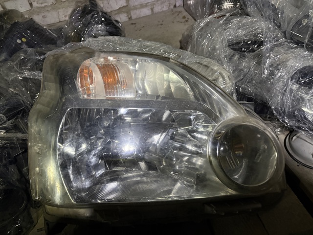 Фара основна права 26010JG40A NISSAN