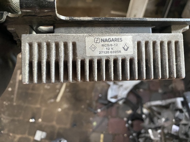 Реле передпускового підігрівача 271206395R NISSAN