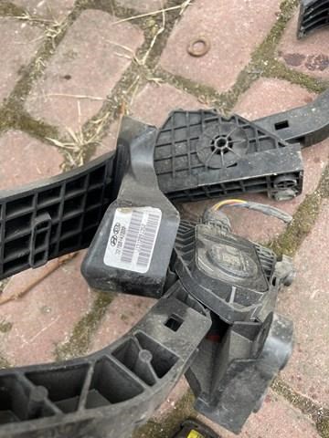 Педаль акселератора 327004Z000 HYUNDAI